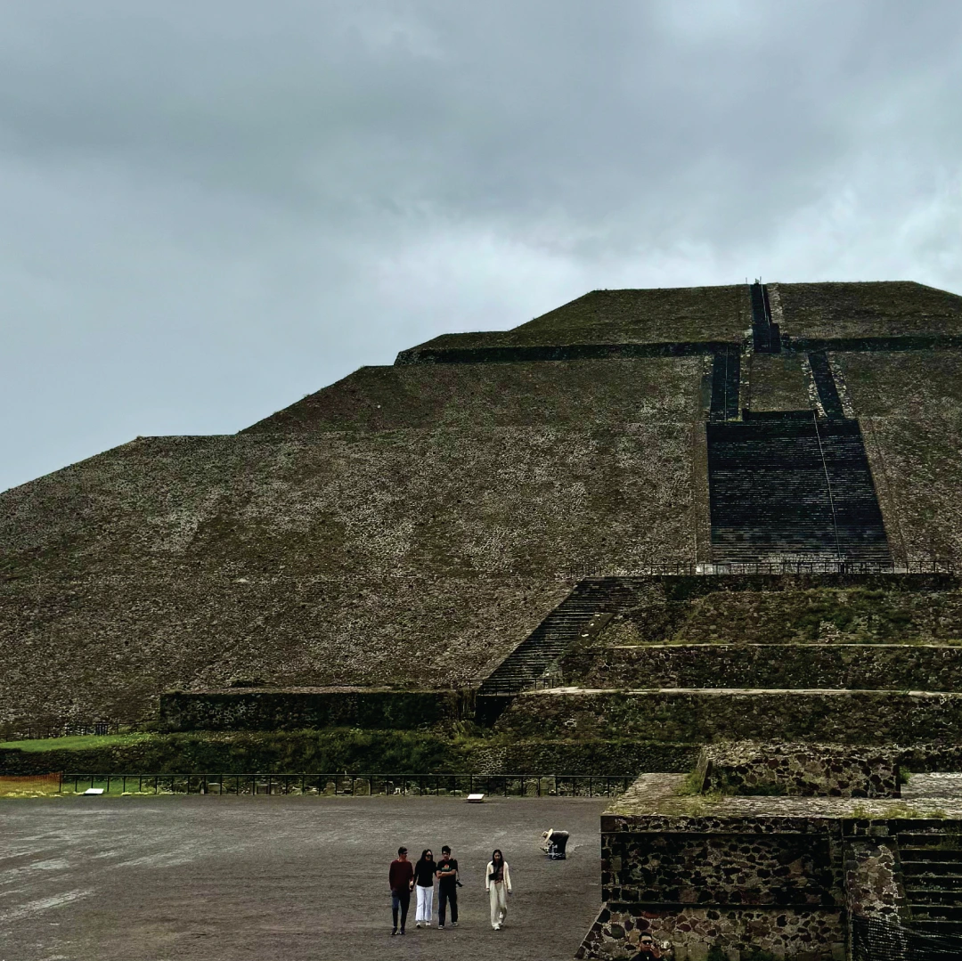 Pyramid of the Sun Front Image | Teotihuacán